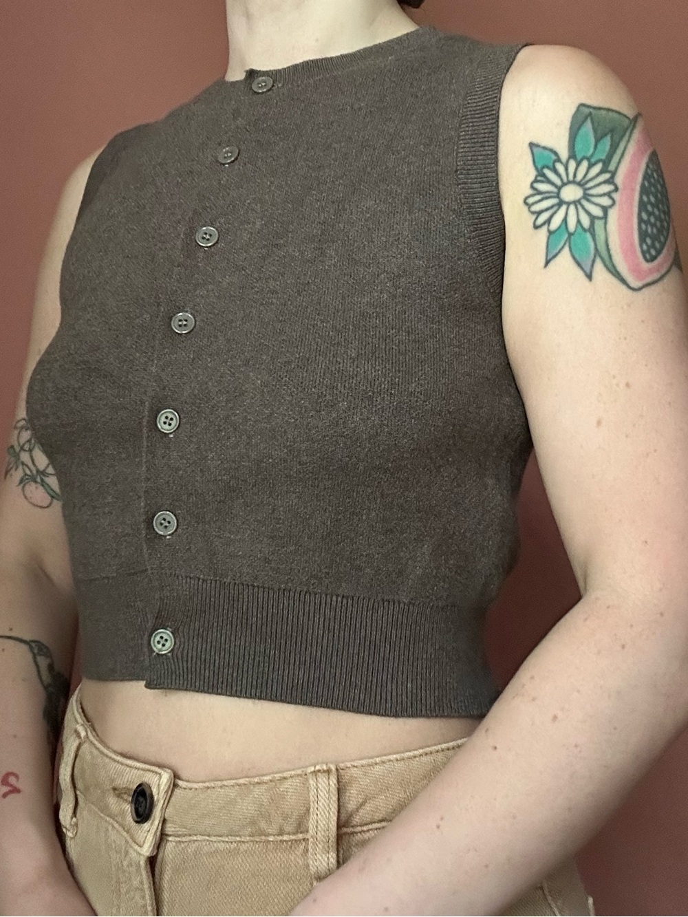 Musera brown sleeveless cardigan with button-up front - Picture 5 of 6